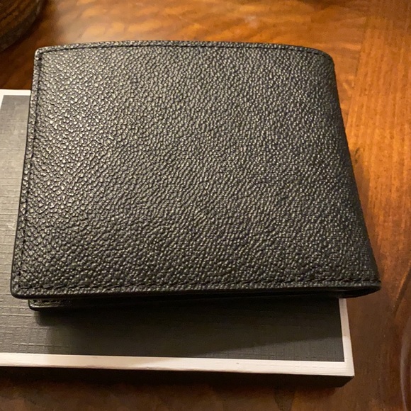 Michael Kors wallet new - Picture 2 of 3